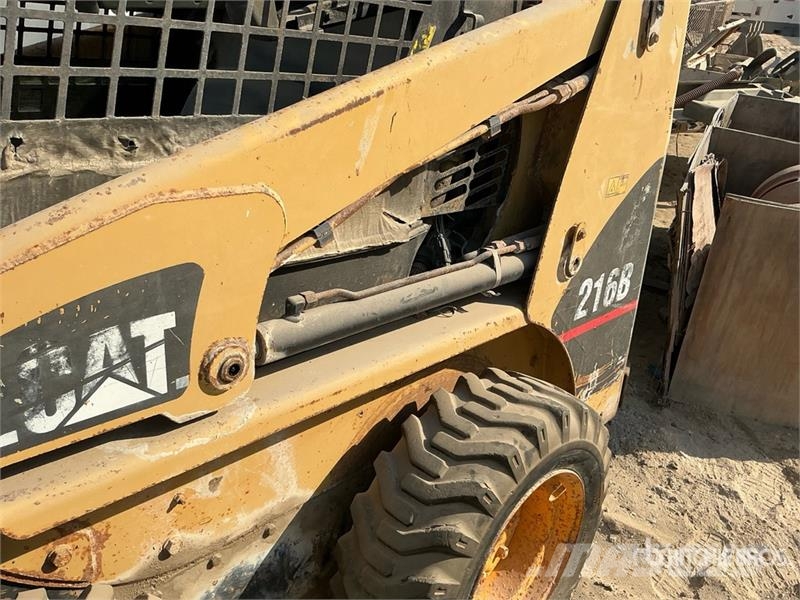 CAT 216B Skid steer loaders