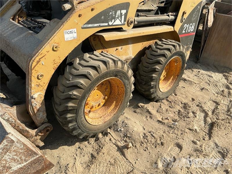 CAT 216B Skid steer loaders