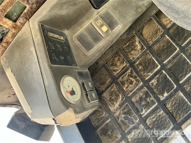 CAT 216B Skid steer loaders