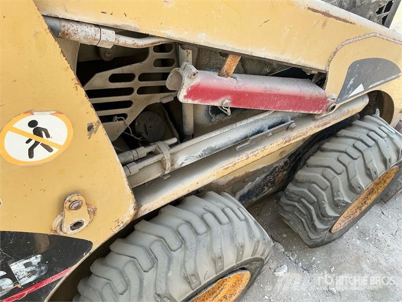 CAT 216B Skid steer loaders