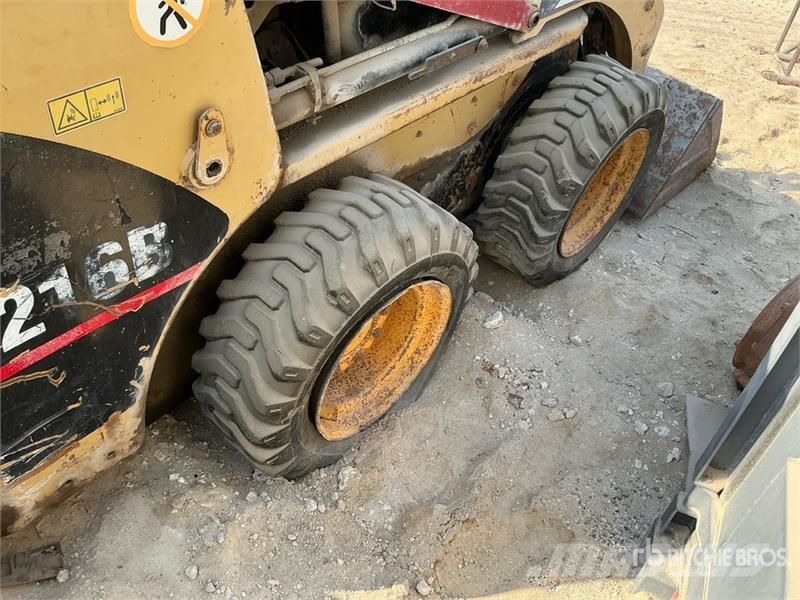 CAT 216B Skid steer loaders