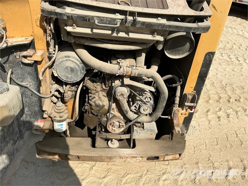CAT 216B Skid steer loaders