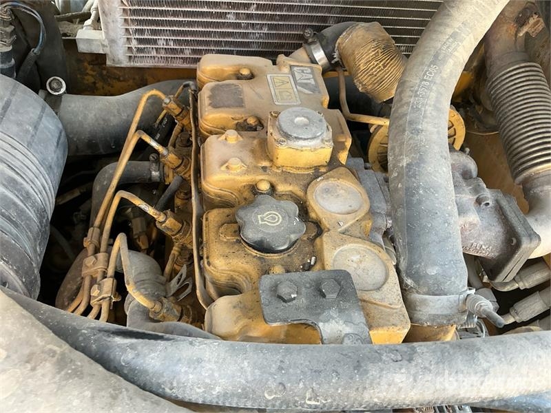 CAT 226 Chargeuse compacte