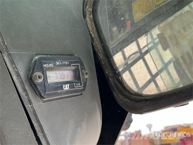 CAT 226 Chargeuse compacte