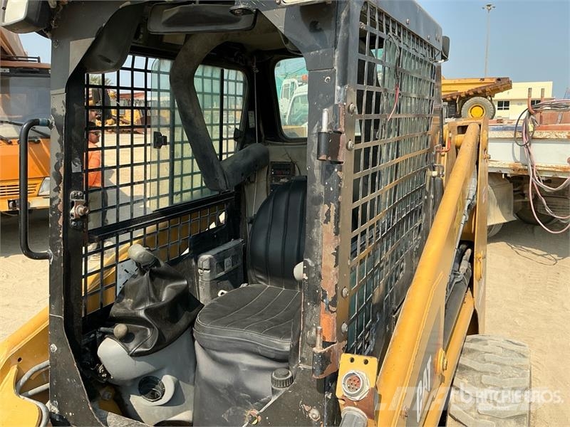 CAT 226 Chargeuse compacte