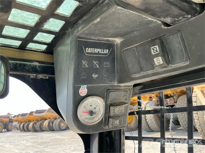 CAT 226 Chargeuse compacte
