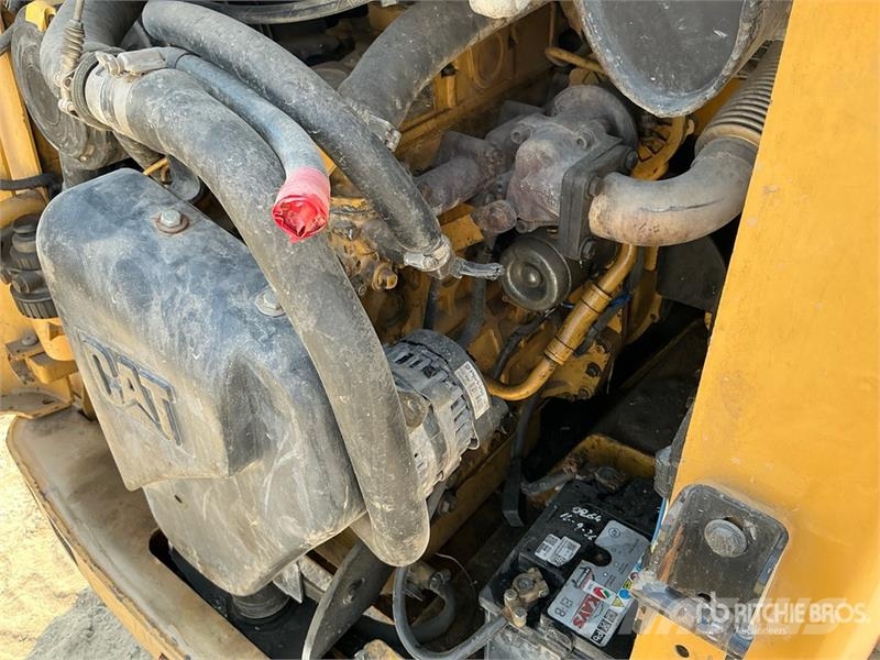 CAT 226 Chargeuse compacte