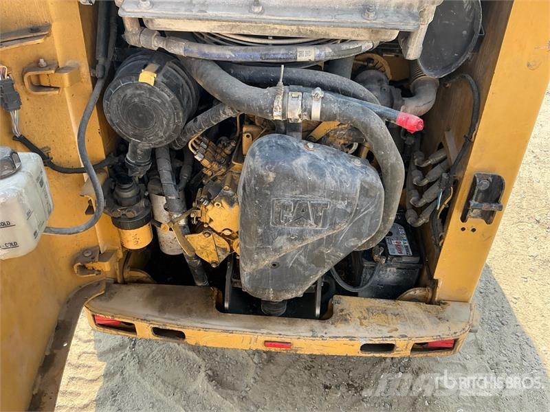 CAT 226 Chargeuse compacte