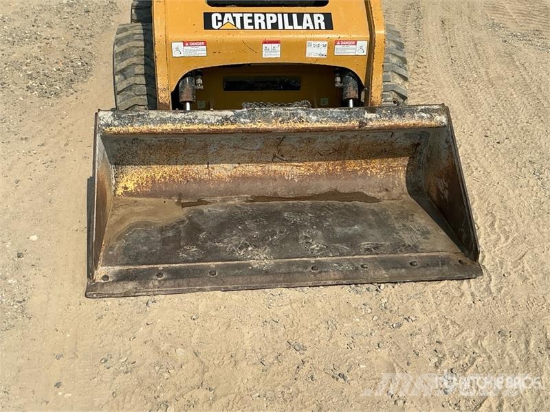 CAT 226 Chargeuse compacte