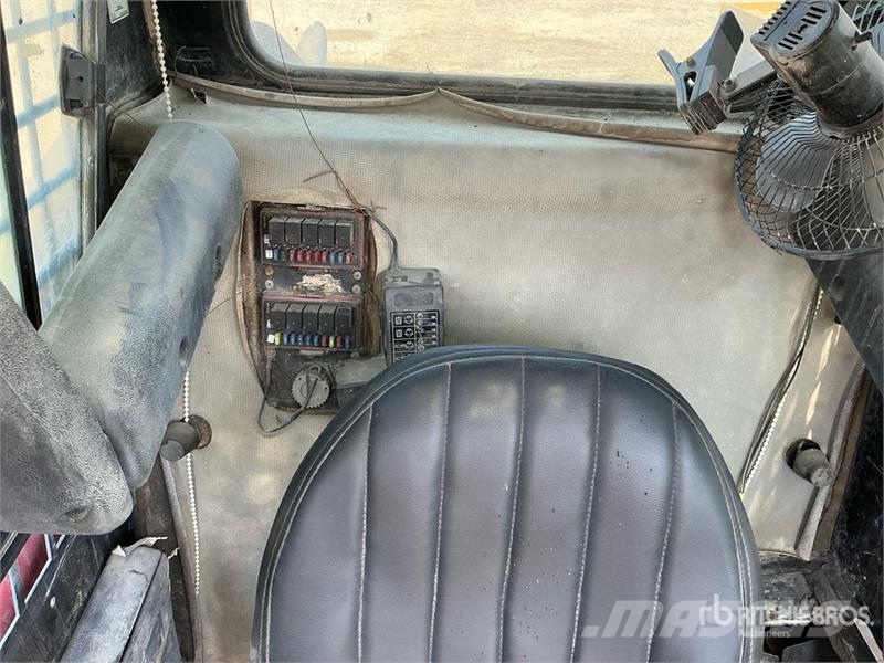 CAT 226 Chargeuse compacte