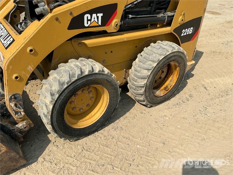CAT 226 Chargeuse compacte