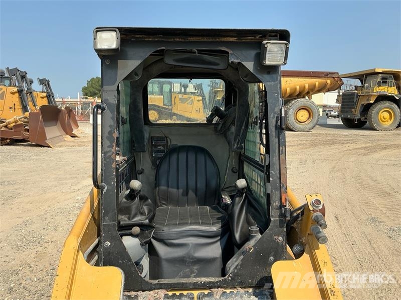 CAT 226 Chargeuse compacte