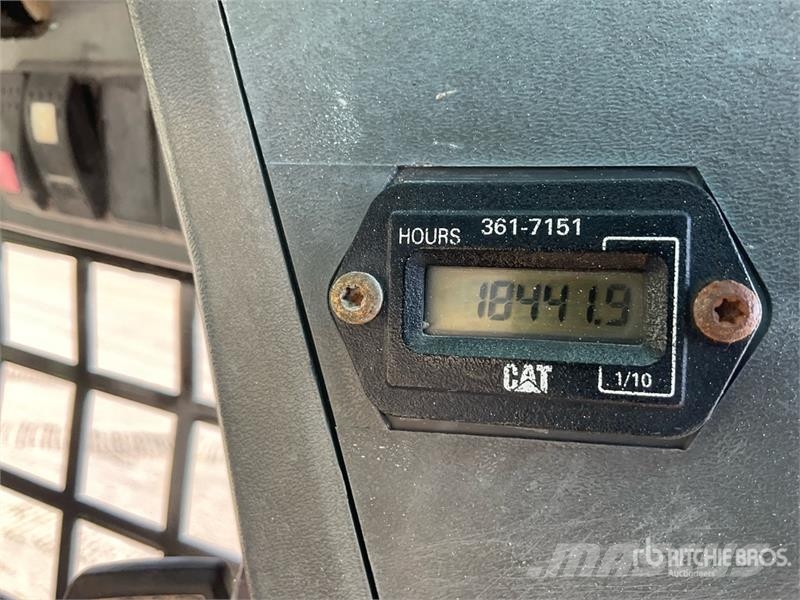CAT 226B3 Skid Steer Loader Skid steer loaders
