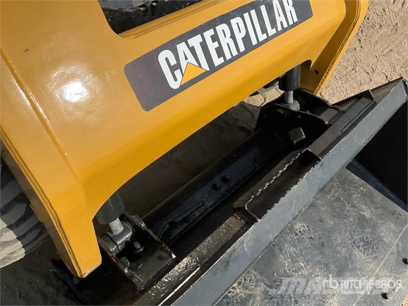 CAT 226B3 Skid Steer Loader Skid steer loaders