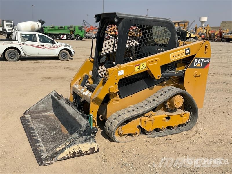 CAT 239D لوادر انزلاقية التوجيه