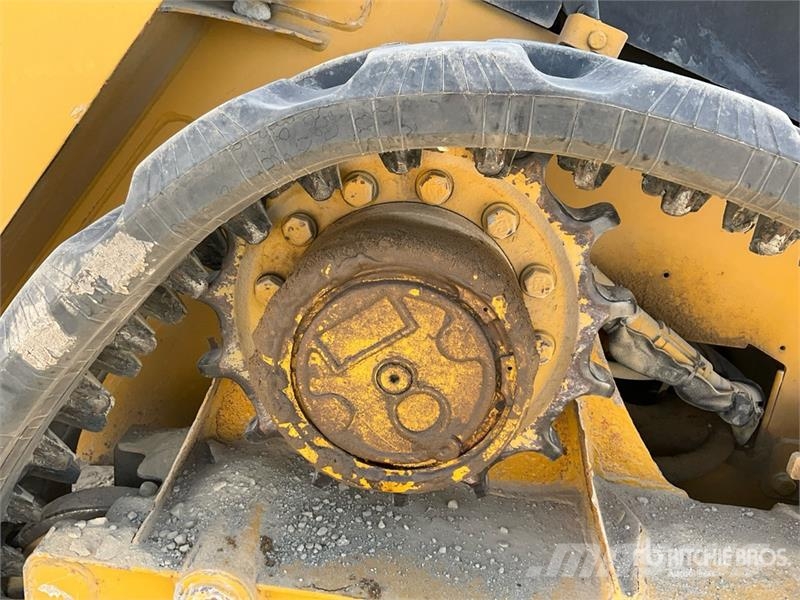 CAT 239D لوادر انزلاقية التوجيه