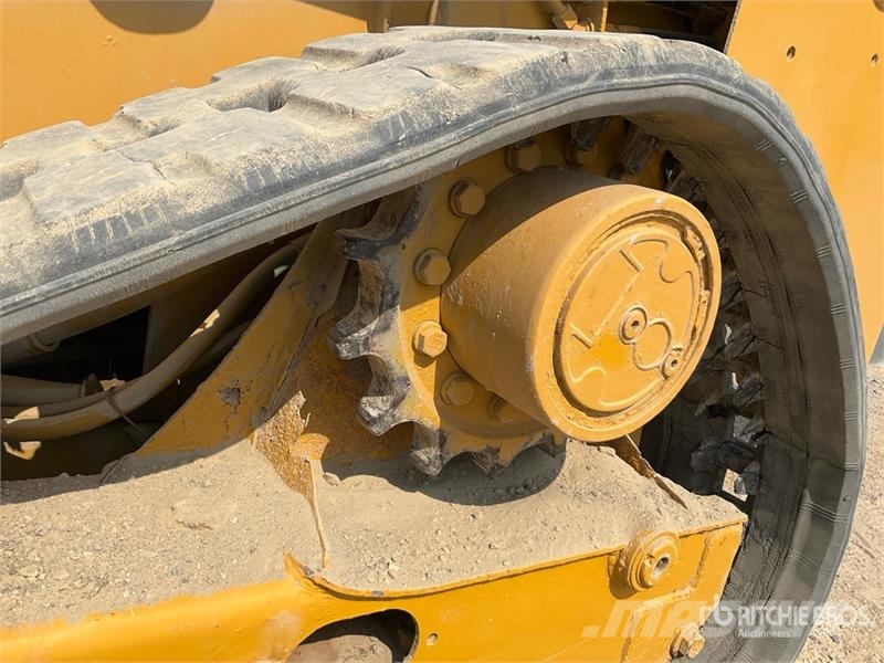 CAT 239D لوادر انزلاقية التوجيه