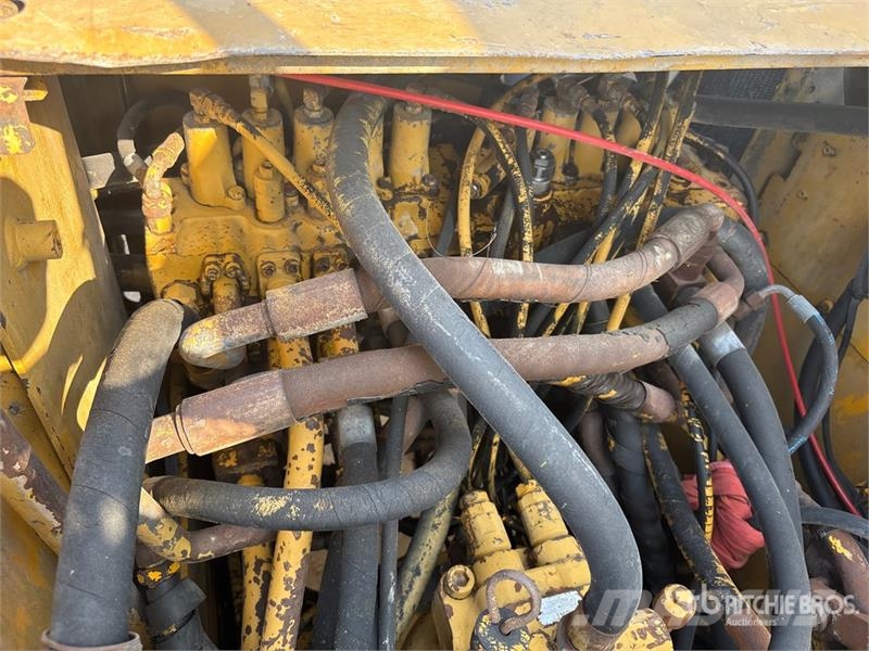 CAT 320CL Tracked Excavator حفارات زحافة