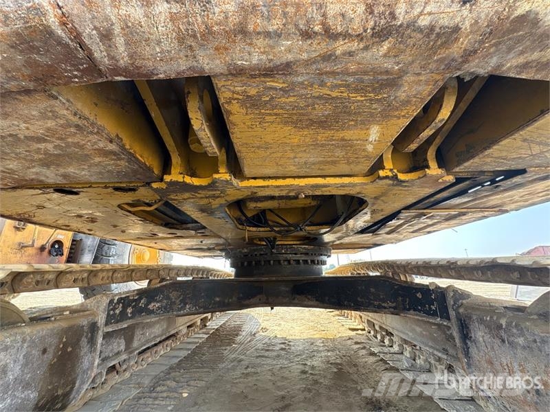 CAT 320CL Tracked Excavator Lánctalpas kotrók