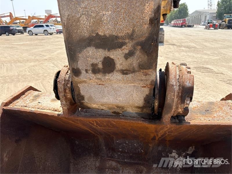 CAT 320D Tracked Excavator حفارات زحافة