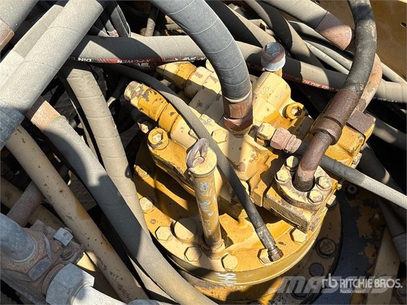 CAT 320D Tracked Excavator حفارات زحافة
