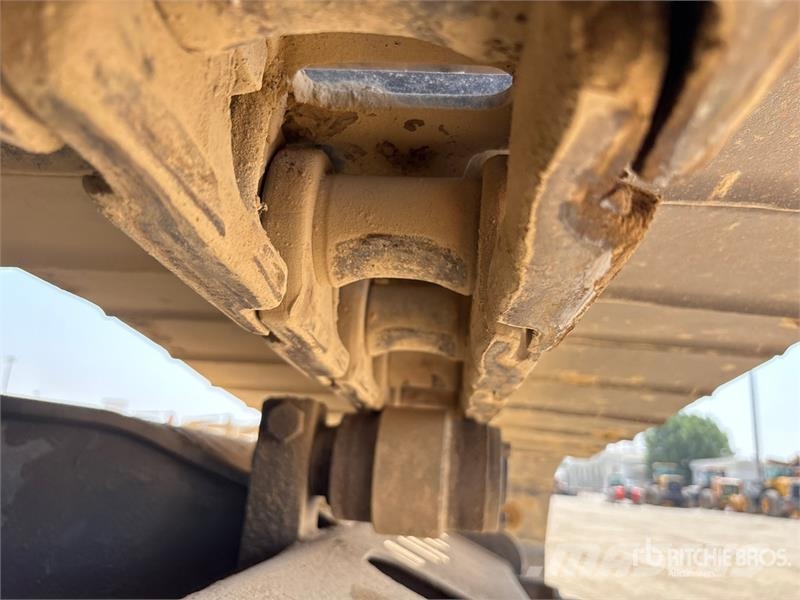 CAT 320D Tracked Excavator حفارات زحافة