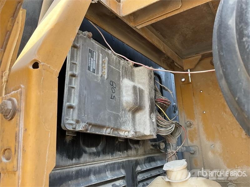 CAT 320D Tracked Excavator Гусеничні екскаватори