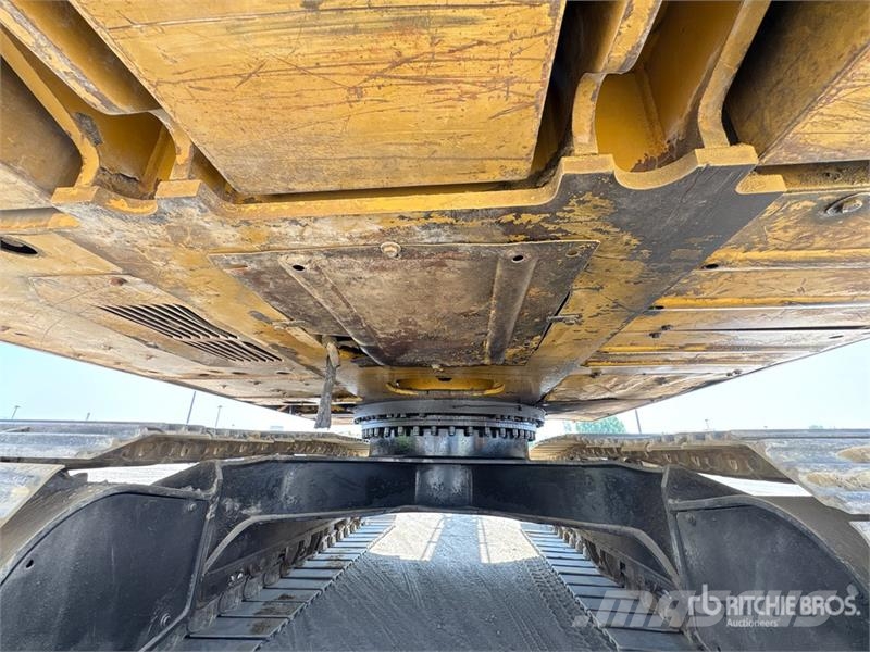 CAT 320D Tracked Excavator حفارات زحافة