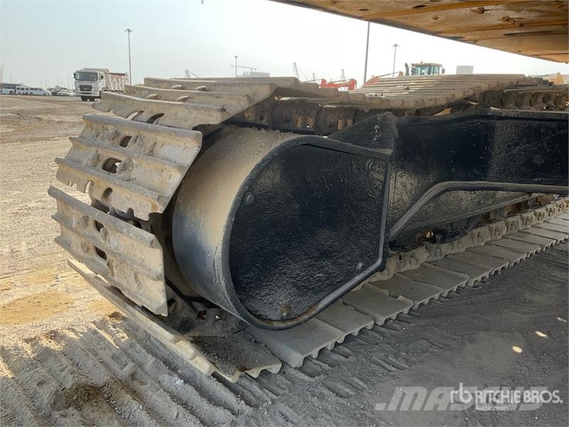 CAT 320D Tracked Excavator حفارات زحافة