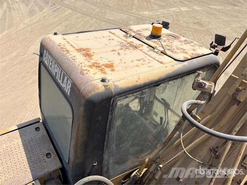 CAT 320D Tracked Excavator حفارات زحافة