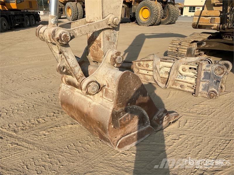 CAT 320D Tracked Excavator Гусеничні екскаватори
