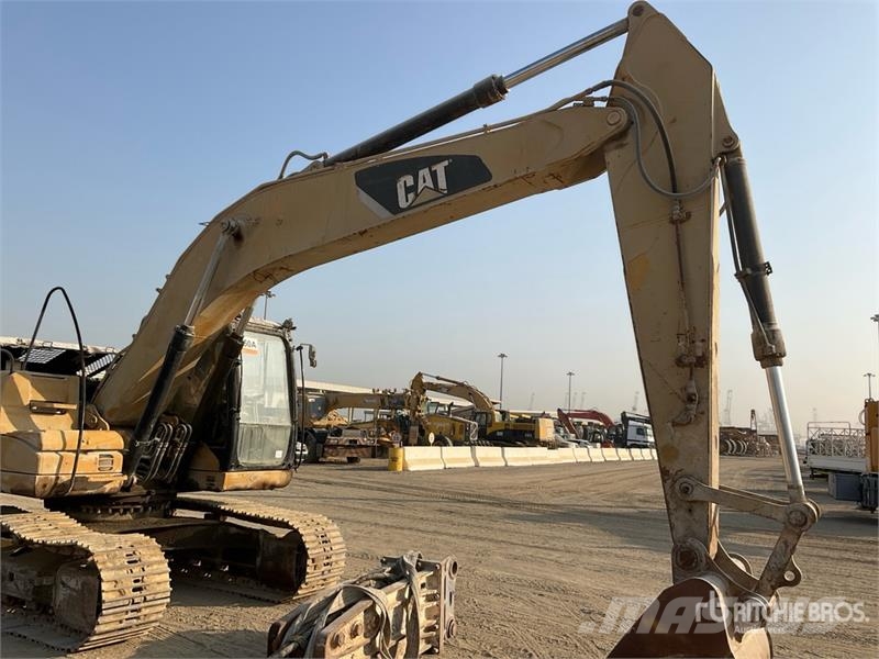 CAT 320D Tracked Excavator Гусеничні екскаватори