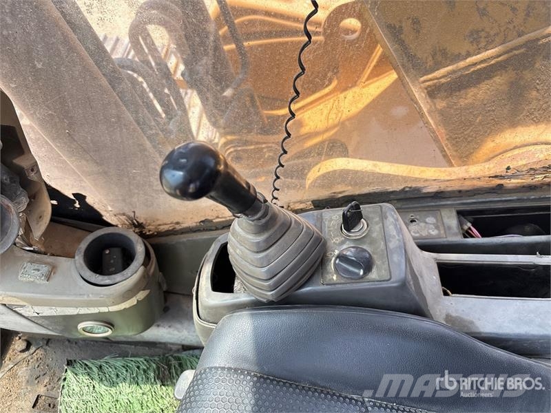 CAT 320D Tracked Excavator حفارات زحافة