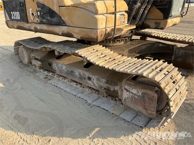CAT 320D Tracked Excavator Гусеничні екскаватори