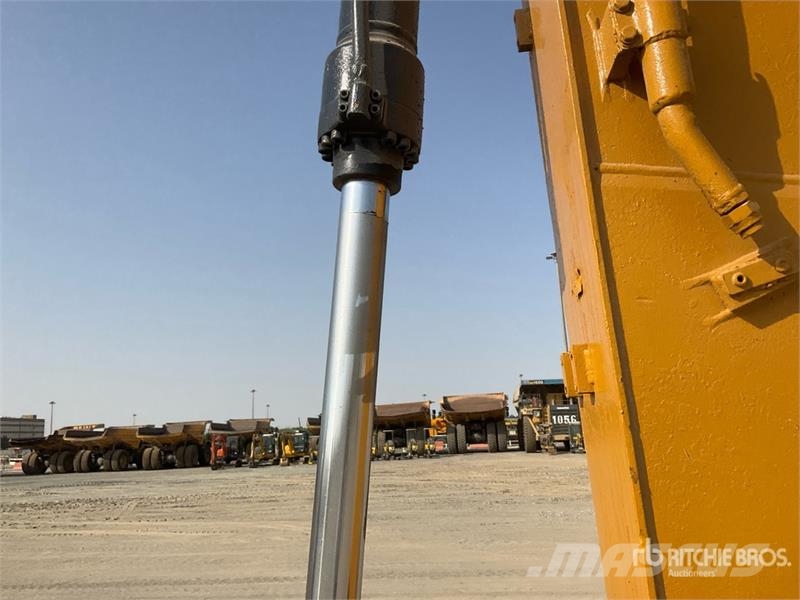 CAT 320D Tracked Excavator حفارات زحافة