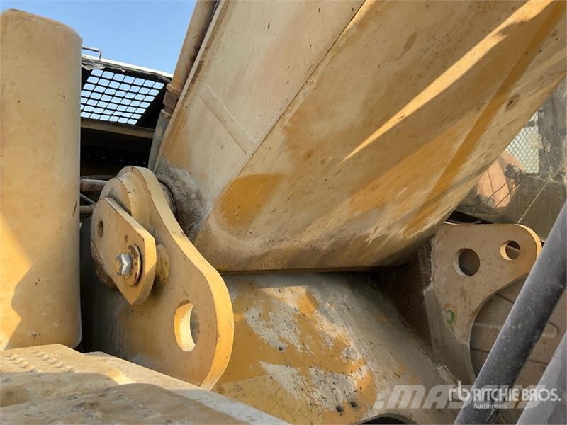 CAT 320D Tracked Excavator Гусеничні екскаватори