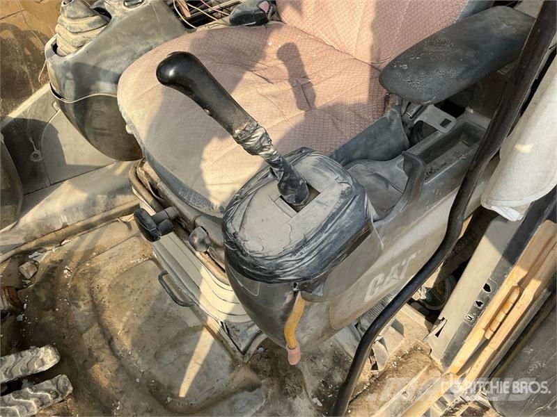 CAT 320D Tracked Excavator Гусеничні екскаватори