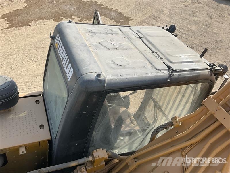 CAT 320D Tracked Excavator حفارات زحافة