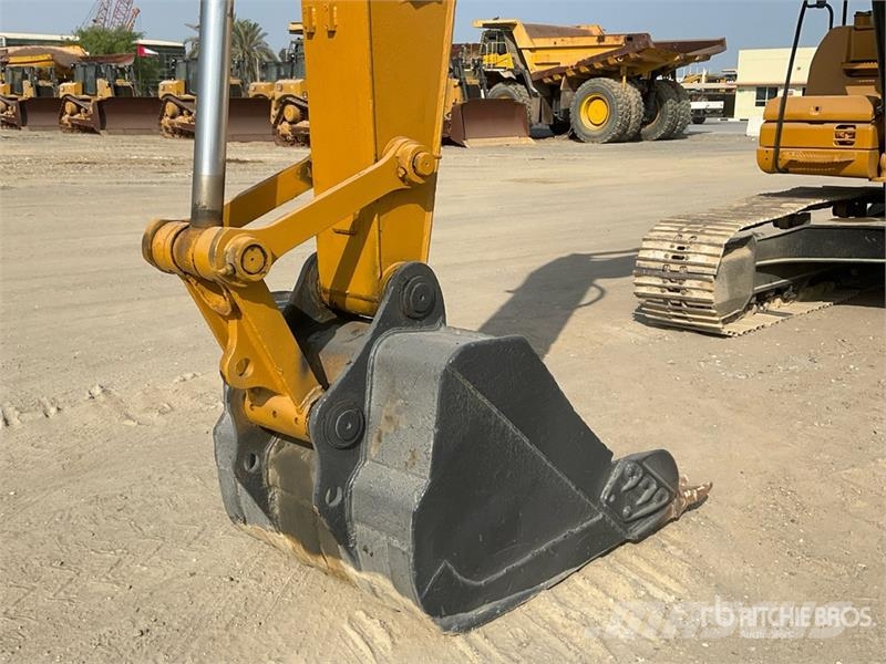 CAT 320D Tracked Excavator حفارات زحافة