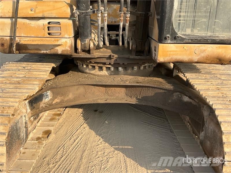 CAT 320D Tracked Excavator Гусеничні екскаватори