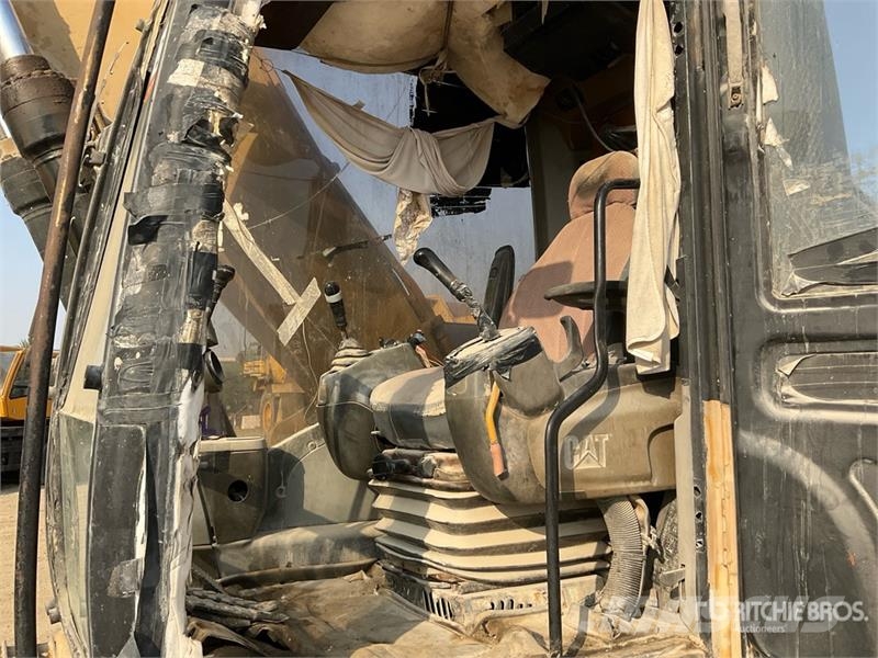 CAT 320D Tracked Excavator Гусеничні екскаватори