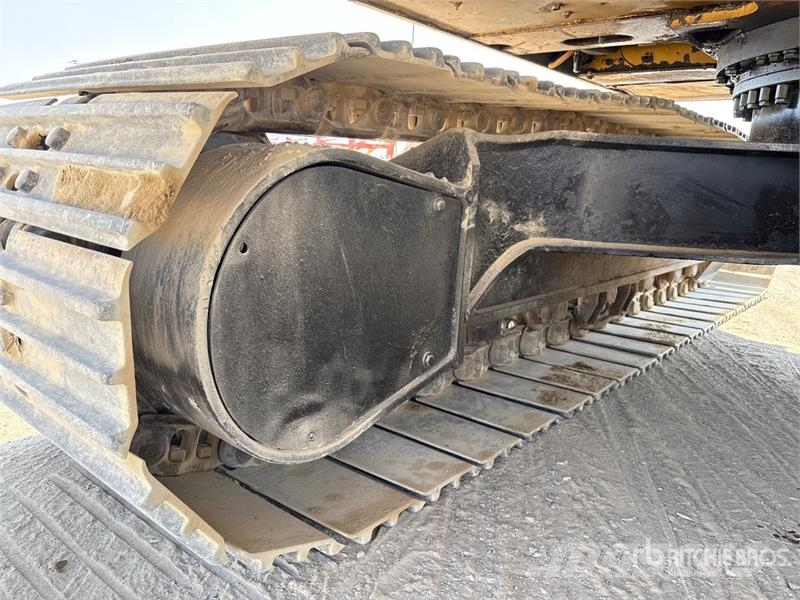 CAT 320D Tracked Excavator حفارات زحافة