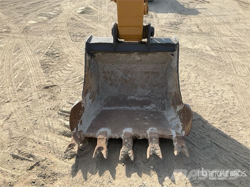 CAT 320D Tracked Excavator حفارات زحافة
