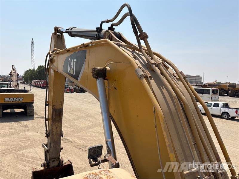 CAT 320D Tracked Excavator حفارات زحافة