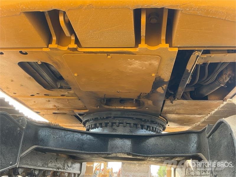 CAT 320D Tracked Excavator حفارات زحافة