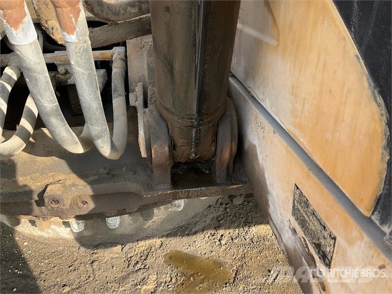 CAT 320D Tracked Excavator Гусеничні екскаватори