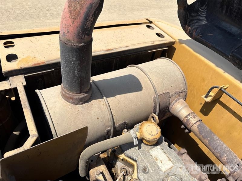 CAT 320D Tracked Excavator حفارات زحافة