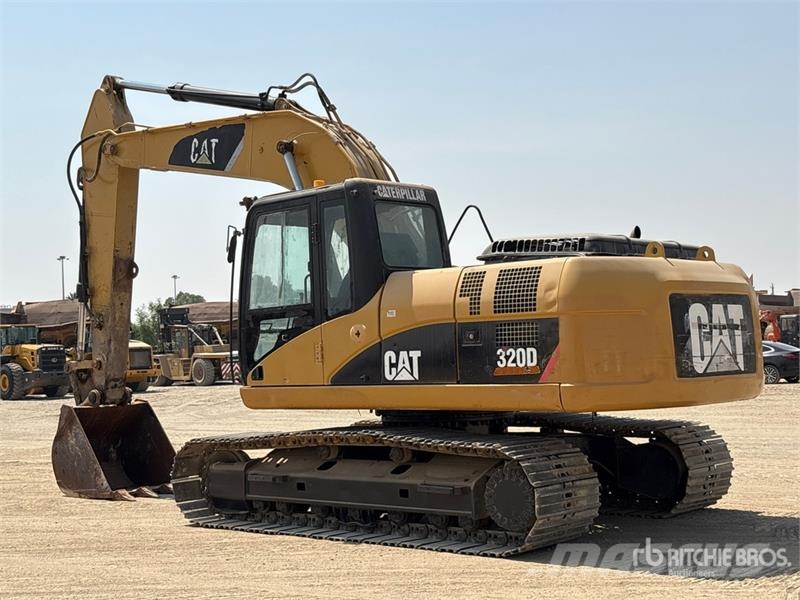 CAT 320D Tracked Excavator حفارات زحافة