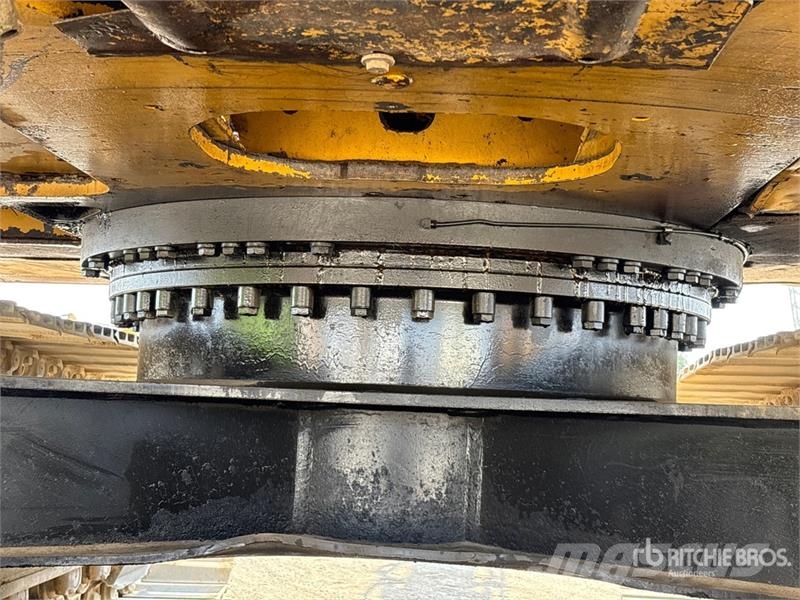 CAT 320D Tracked Excavator حفارات زحافة