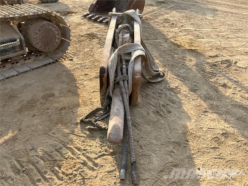 CAT 320D Tracked Excavator Raupenbagger